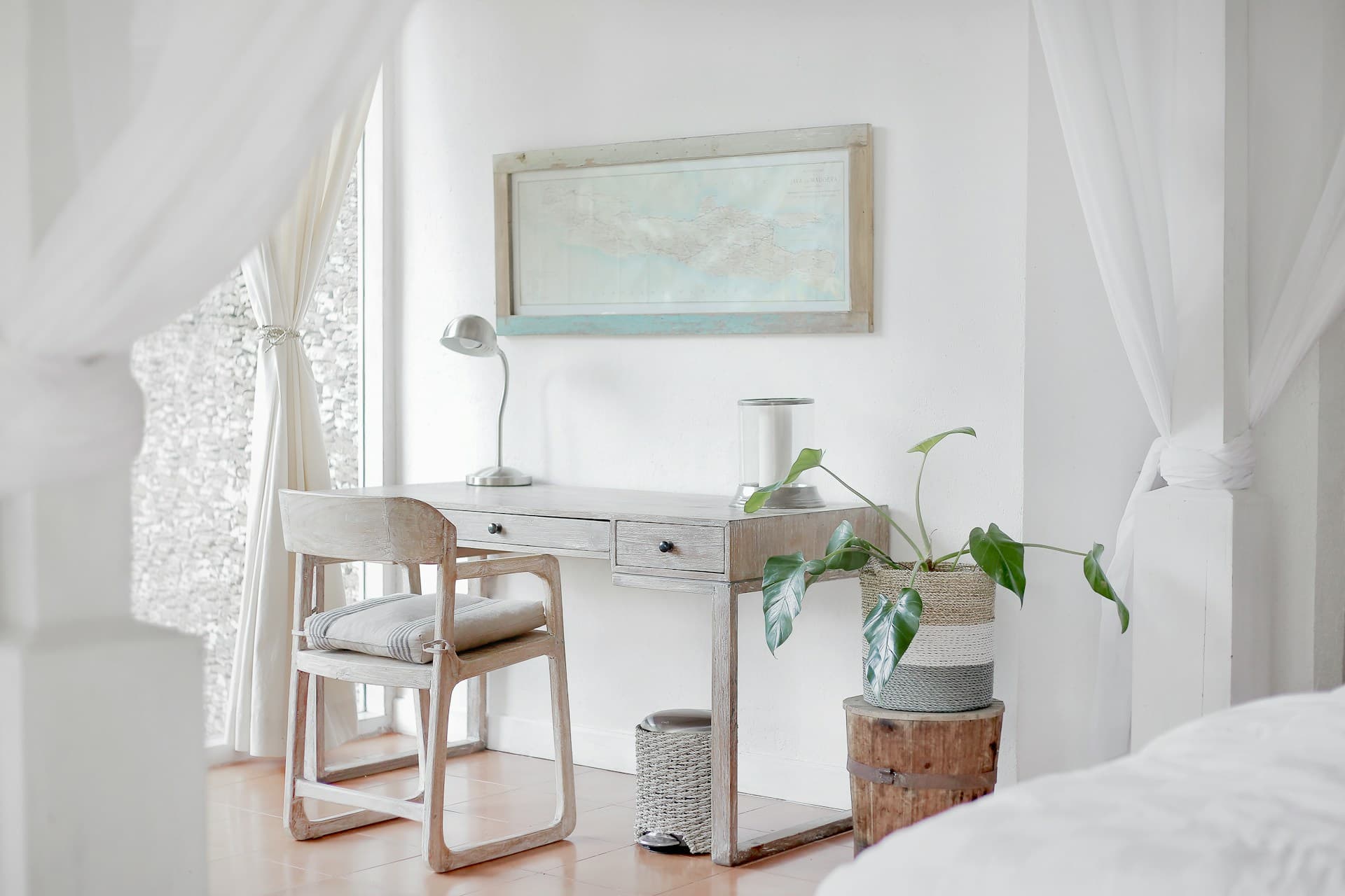 The Ultimate Guide to Minimalist Living: Simplify Your Life in Style