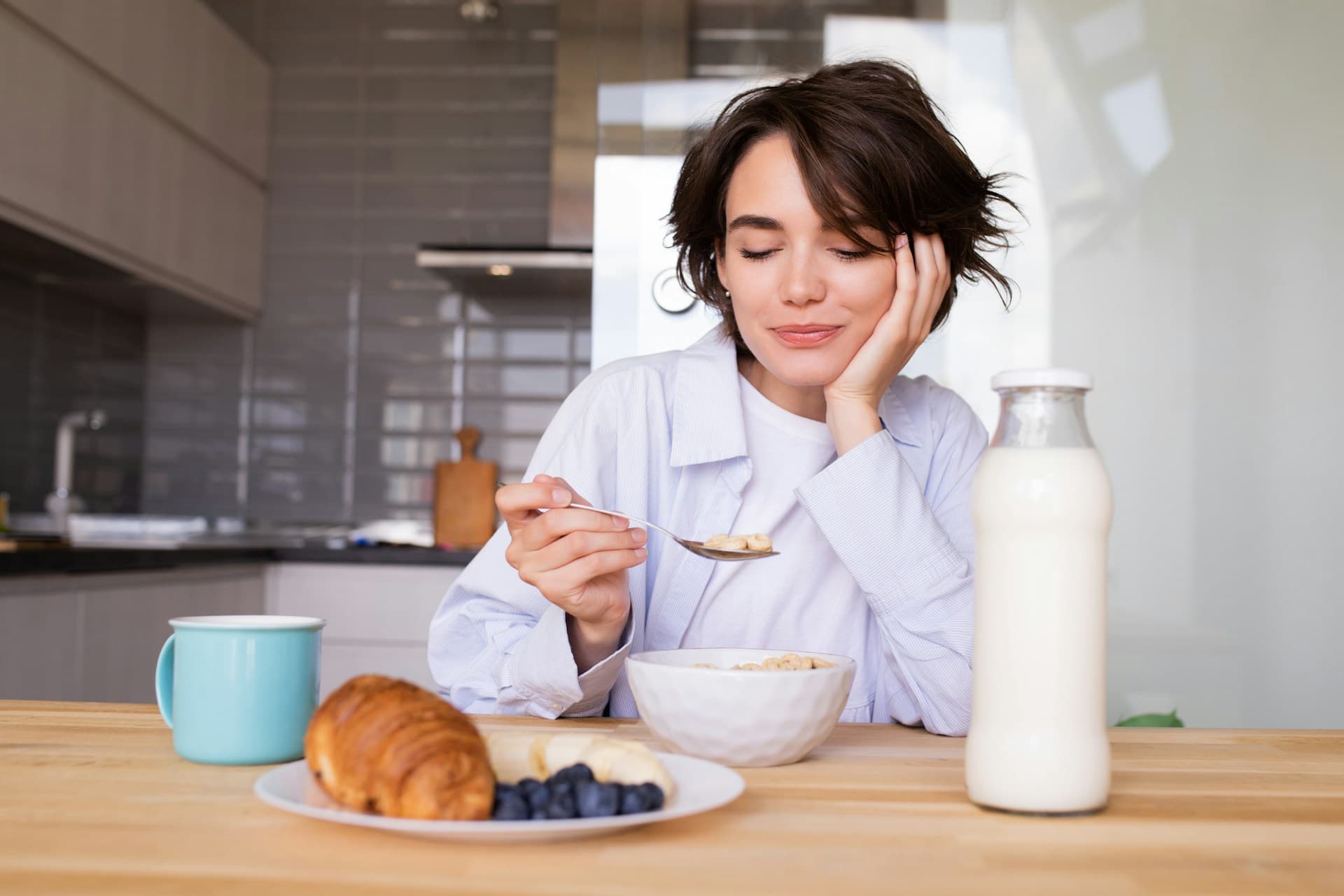 Cover Image for What I Eat in a Day: Healthy & Realistic for Busy Women 