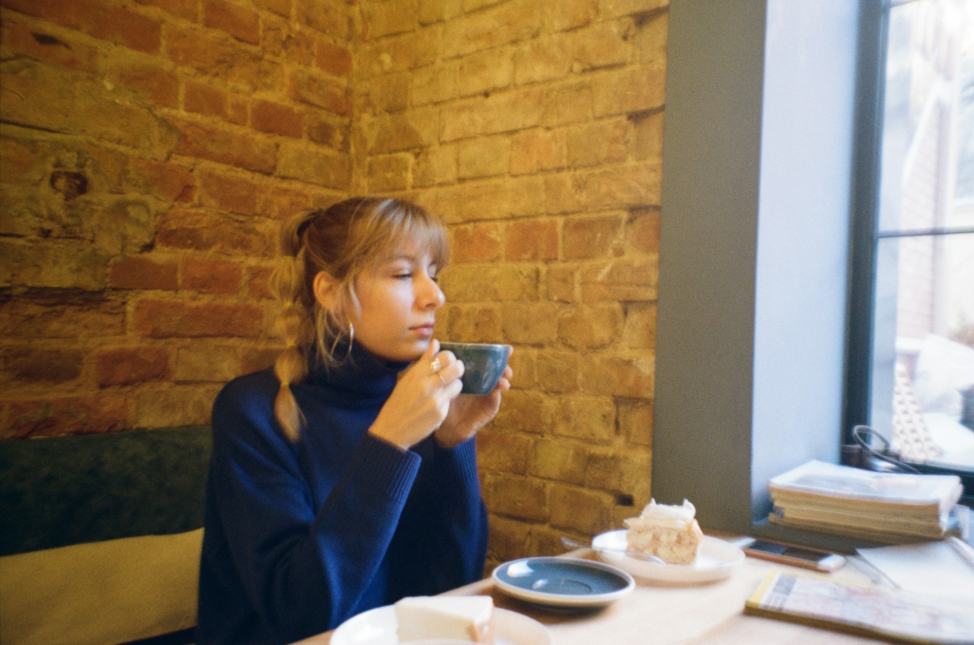 A woman on a coffee date